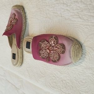 Pretty in Pink mule styled sandles